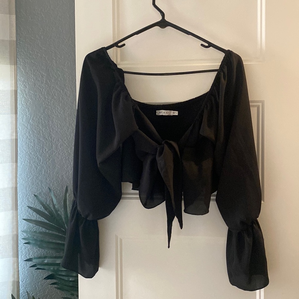 Black tie shut top